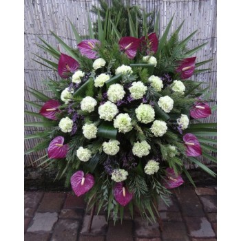 Венок на похороны из живых цветов «Тишина» Т-01